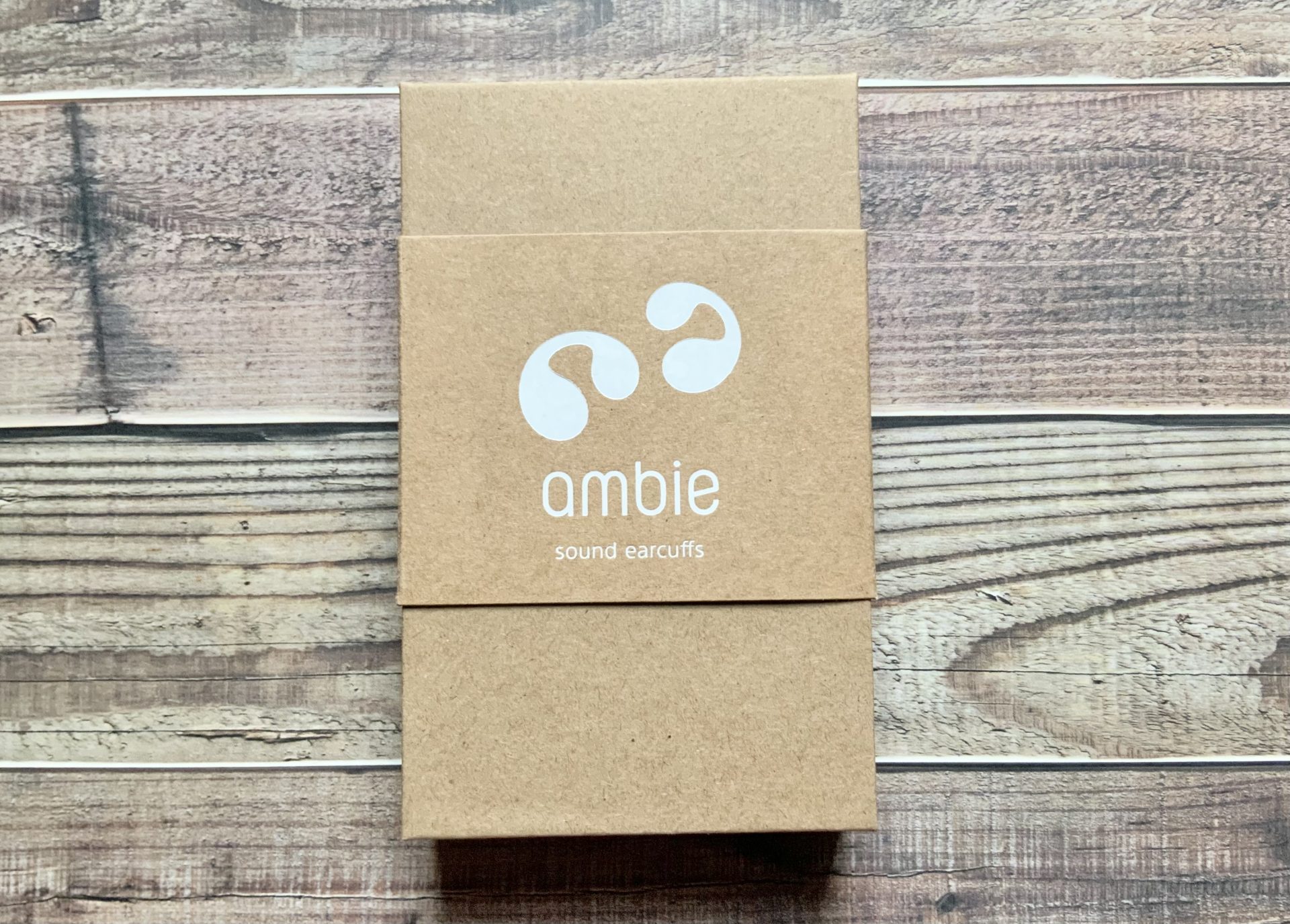 イヤホンが苦手な人に…ambie（アンビー）のオープンイヤー型イヤホンは